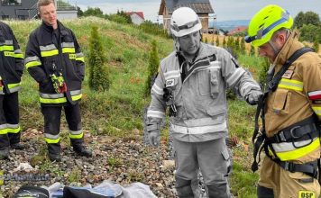 Tłumy na pogrzebie strażaka z OSP Trąbki. Bogdan Ulman pośmiertnie odznaczony, trwa zbiórka dla rodziny