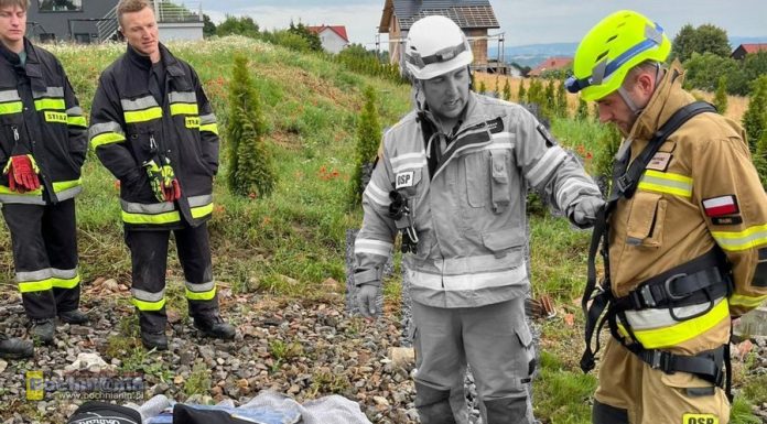 Tłumy na pogrzebie strażaka z OSP Trąbki. Bogdan Ulman pośmiertnie odznaczony, trwa zbiórka dla rodziny