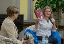 Bochnia. Spotkanie z Sabiną Jakubowską i promocja książki „Położne” – ZDJĘCIA