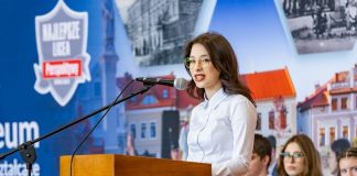 Pożegnanie maturzystów w I LO – ZDJĘCIA