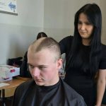 Bochnia. Darmowe strzyżenie i solidarność z chorymi – akcja w „Mechaniku”