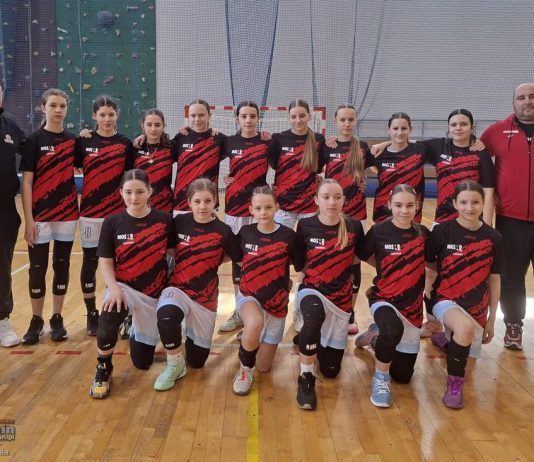 MOSiR Bochnia 12. drużyną w Polsce. Świetny wynik młodych koszykarek
