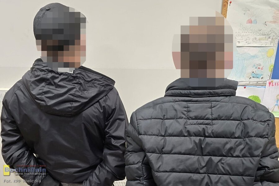 Niepołomice. Zatrzymany wezwał na komisariat kolegę. Obaj byli poszukiwani