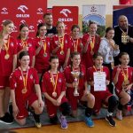 SP 5 Bochnia mistrzem Małopolski! Przepustka do krajowego finału, a Tosia i Sara pojadą na camp z zawodnikiem NBA