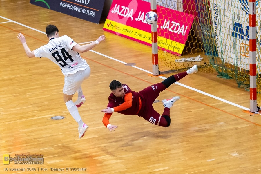 Wielki bój w Bochni! BSF zremisował z wicemistrzem Polski trafiając na 5 sekund przed końcem meczu – ZDJĘCIA
