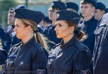 II LO w Bochni. Pożegnanie klasy mundurowej i ślubowanie pierwszoklasistów – ZDJĘCIA