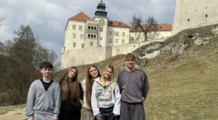 Bochnia. Uczniowie „odłączają się” od ekranów. Projekt, który zachęca do prawdziwych relacji