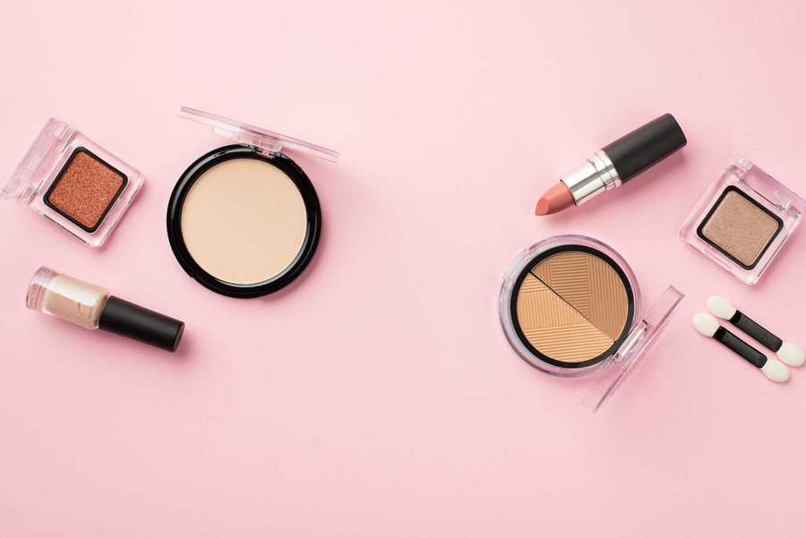 🔸 Makijaż naturalny krok po kroku – jak podkreślić urodę bez efektu maski?