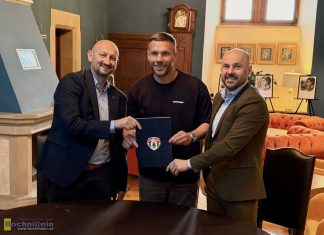 Puszcza i Górnik Zabrze łączą siły. Podolski pojawił się w Niepołomicach