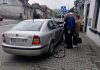 Bochnia. Kierowca odjechał ze stacji… razem z przewodem LPG. Interweniowała straż miejska