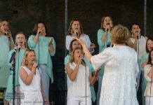 Bochnia. Gospelowe świętowanie Zesłania Ducha Świętego przy kościele św. Pawła – ZDJĘCIA