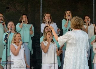 Bochnia. Gospelowe świętowanie Zesłania Ducha Świętego przy kościele św. Pawła – ZDJĘCIA