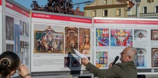„Bocheńskie Orły” na Rynku. W Bochni otwarto wyjątkową wystawę o symbolice orła – ZDJĘCIA