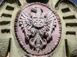 Biblioteka w Bochni. Spotkanie wokół wystawy „Bocheńskie Orły. Historia miasta orłami pisana”