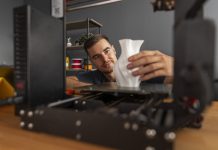🔸 Jak wybrać najlepszą drukarkę 3D do swoich potrzeb?