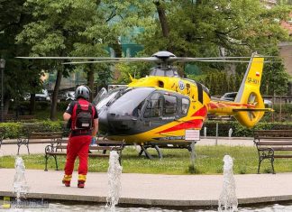 Bochnia. Dwa nietypowe lądowania śmigłowca LPR. Pilot wykazał się precyzją! – ZDJĘCIA, WIDEO