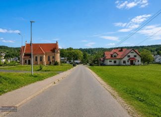 W Łapczycy powstanie nowy chodnik. Gmina podpisała umowę z wykonawcą