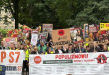 Niepołomice zaprotestowały w Krakowie – ZDJĘCIA