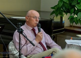 Biblioteka w Bochni. Wieczór poetycki ze Zbigniewem Pikułą – ZDJĘCIA