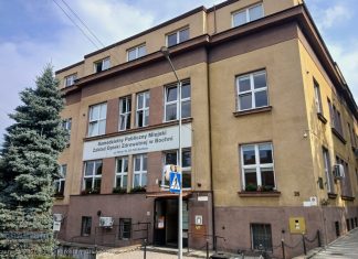 Bochnia. Miejska przychodnia bez długów. Radni zobaczyli nowe laboratorium i windę – ZDJĘCIA
