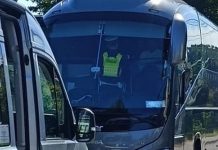 Brzesko. Pijany kierowca miał zawieźć uczniów na wycieczkę. Policja zatrzymała wyjazd