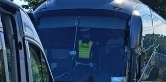 Brzesko. Pijany kierowca miał zawieźć uczniów na wycieczkę. Policja zatrzymała wyjazd