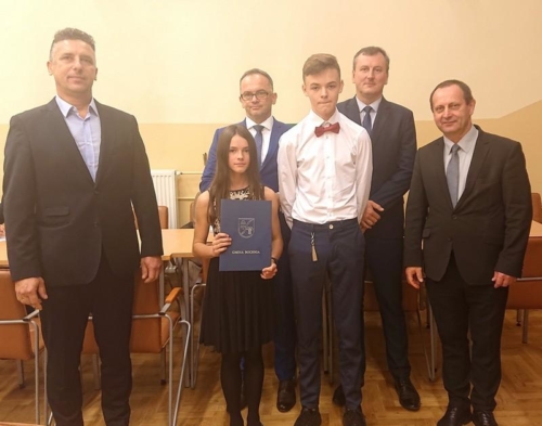 73537394 2431864473699424 5375157390624686080 o