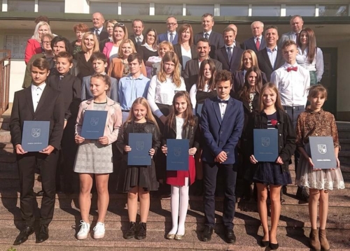 74211402 2431863747032830 6324954043374370816 o