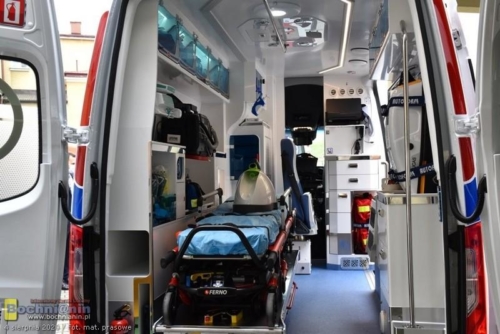 04-08-20 karetka-szpital-08
